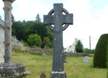 QUAND LES COMMUNISTES ASSASSINAIENT DES PRÊTRES BRETONS. QUAND LES COMMUNISTES ASSASSINAIENT DES PRÊTRES BRETONS.